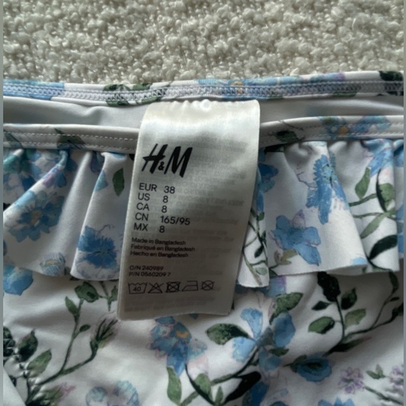 H&M floral bikini bottoms, size 8 - Picture 3 of 3